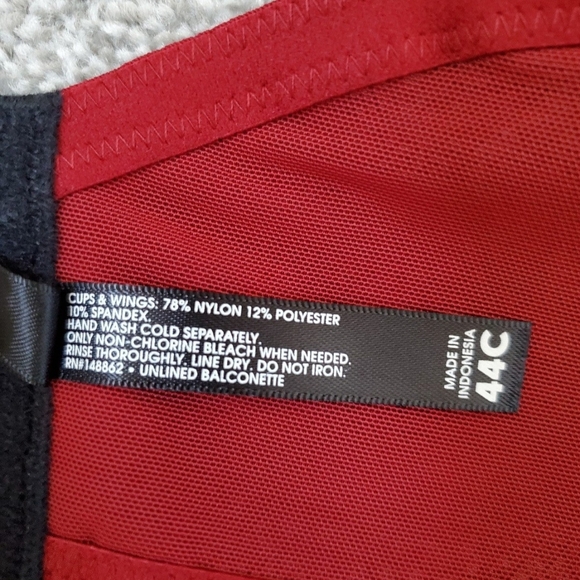 Elegant Black and Red Lace Bra - Picture 5 of 6